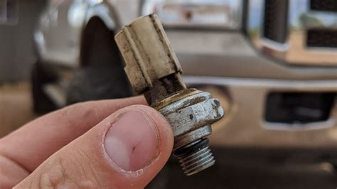 6.0 powerstroke oil pressure sensor location