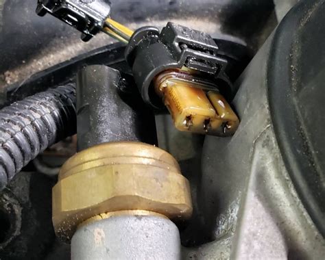 oil pressure sensor oil leak